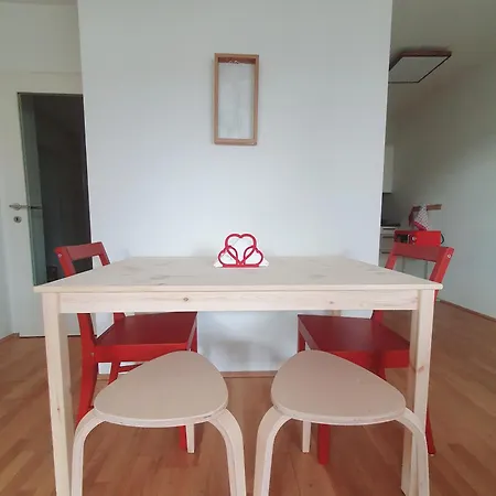 Near Lake One Bedroom Adorable Apartment Vienna