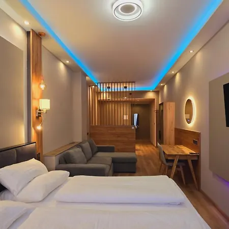 Palais Elegance Hotel