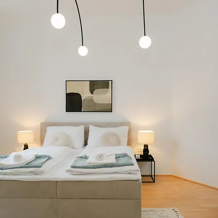 Stylish For 4-6, 5 Min To Center, Metro & Free Parking * Viena