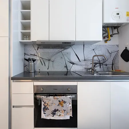 Apartment Neu, Renoviert Und Ruhig, 20 Minuten Ins Zentrum *