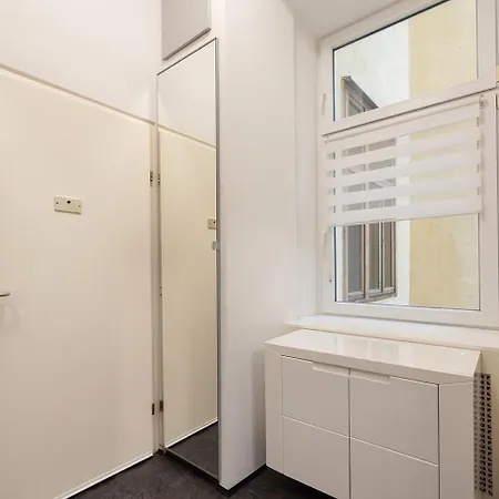 Neu, Renoviert Und Ruhig, 20 Minuten Ins Zentrum Apartment