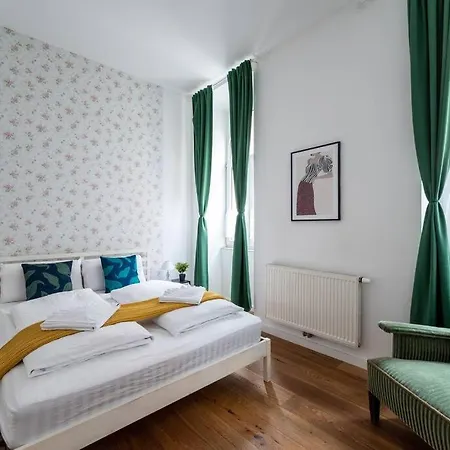 Apartment Sleek 1br Flat Near Center By Hm