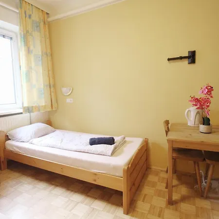 Double In Hutteldorfer Strasse Area *