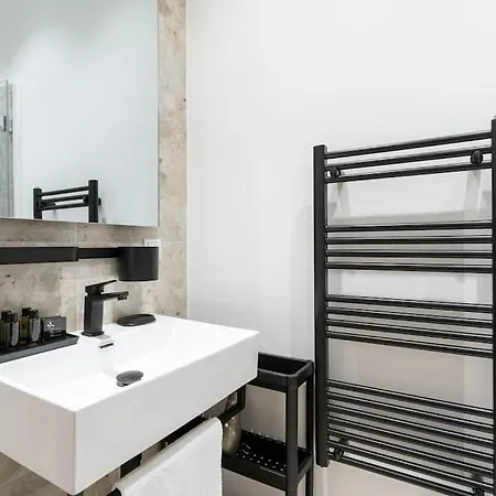 Daire Pristine 1br Suite, Quick To By Hm