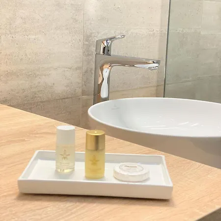 Steiner Residences Rembrandt Apartment *