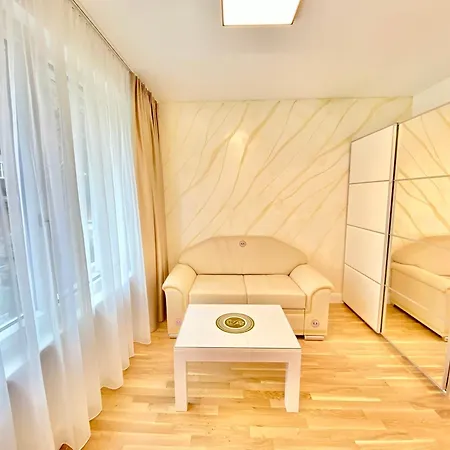Apartment Steiner Residences Rembrandt *