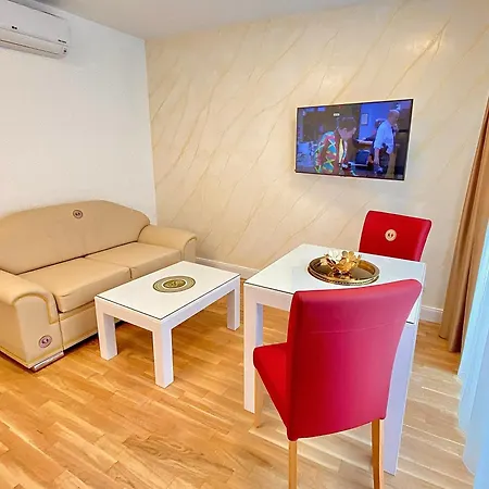 Steiner Residences Rembrandt Apartment *