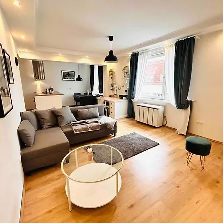 Dreamy Home: Central And With Perfect Connections Apartment