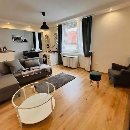 Apartment Dreamy Home: Central And With Perfect Connections *