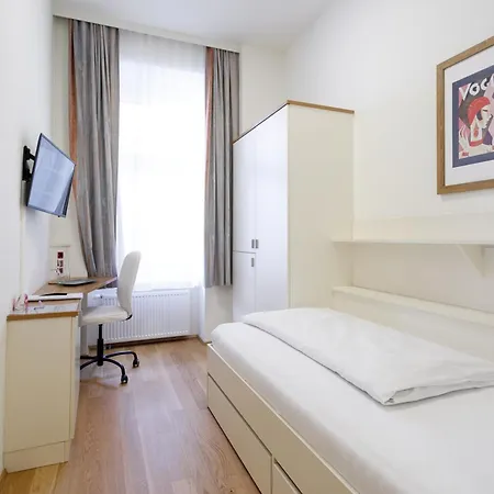 Riess - Self Check-in Viena