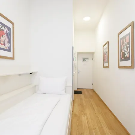Riess - Self Check-in Hotel