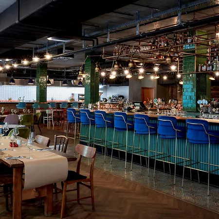 Max Brown 7th District, Part Of Sircle Collection 4* Wien