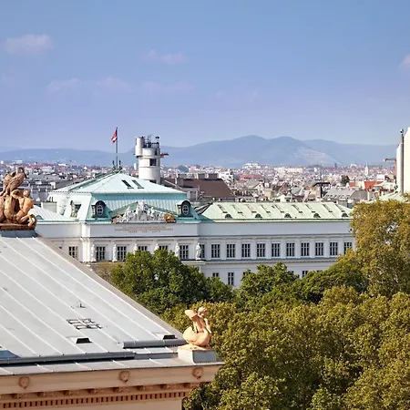 Imperial, A Luxury Collection Hotel, Hotel