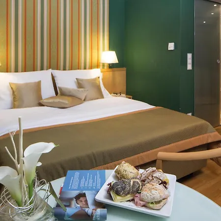 Hotel Austria Trend Ananas 4*