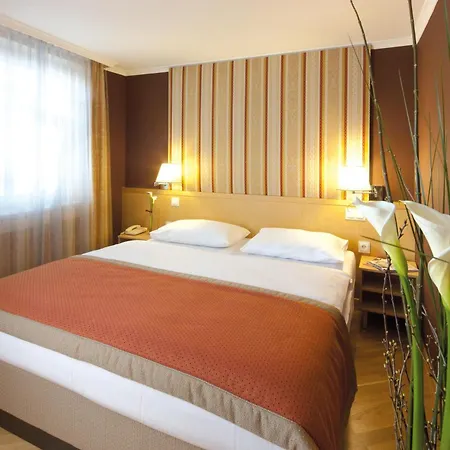 Austria Trend Ananas 4* Vídeň