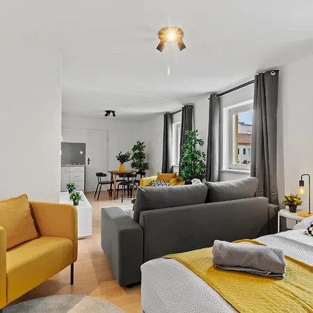 Perfect Location, 2 Min To Main Station, Long Term *