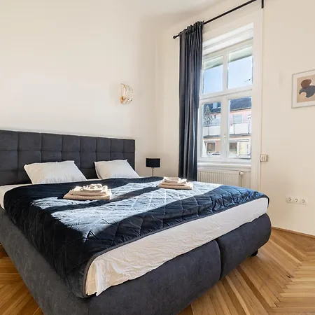 Rochus Stylish Apartment *