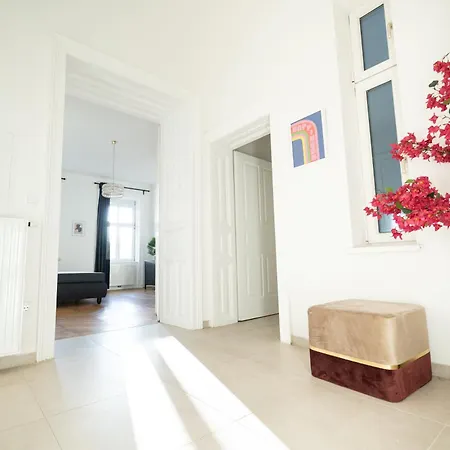 Rochus Stylish Apartment *