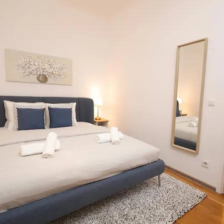 Ruby With Patio Apartment Vienna