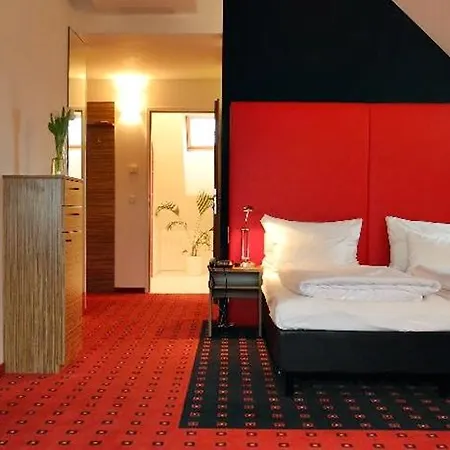Hotel Senator 4*