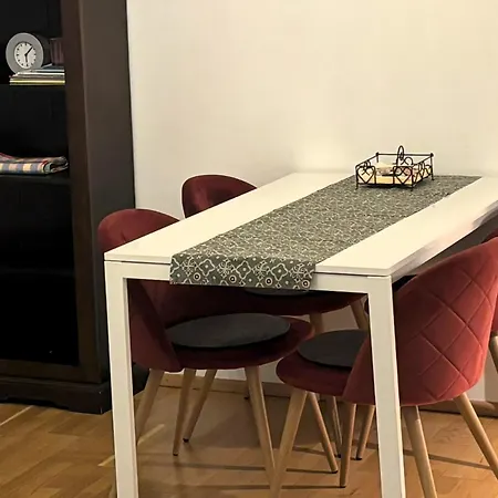 Casa Nostra - Ruhige Stadtwohnung Mit Balkon