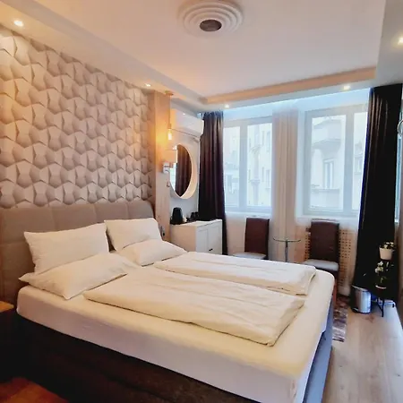 Palais Elegance Hotel 4*