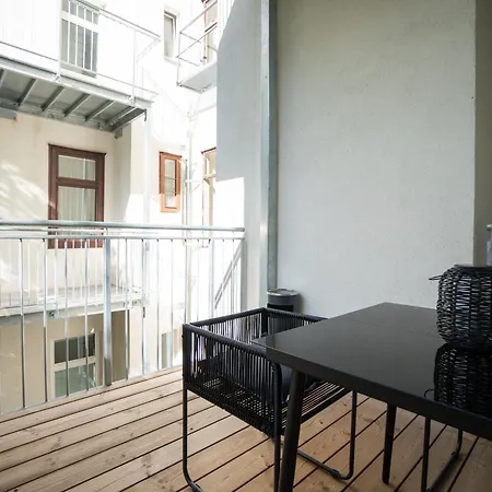 Modern With A Balcony Near Belvedere Wien