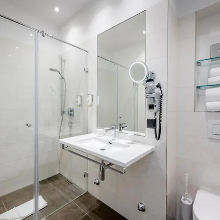 Hotel Nestroy 4*