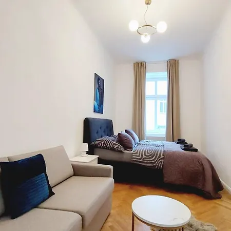 Superior 4 Bedroom Apartment Vienna