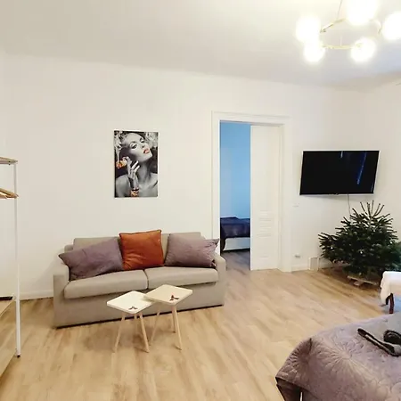 Superior 4 Bedroom Apartment *