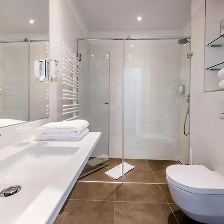 Nestroy Hotel 4*