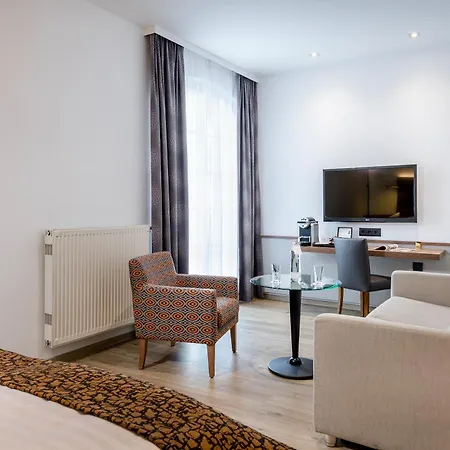 Hotel Nestroy 4*