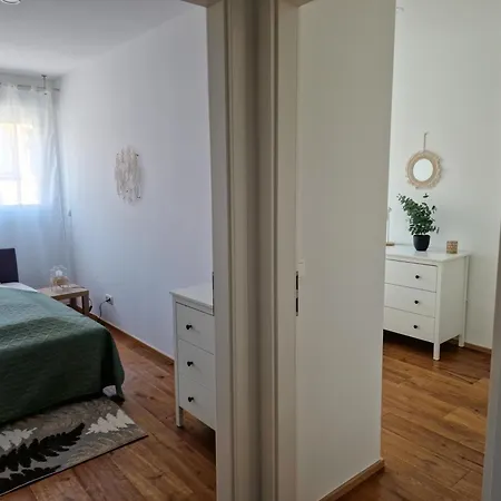 Newly Renovated 3 Bedroom With Ac And Bath Tub