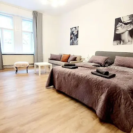 Superior 4 Bedroom Apartment Vienna