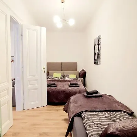 Apartment Superior 4 Bedroom Vienna