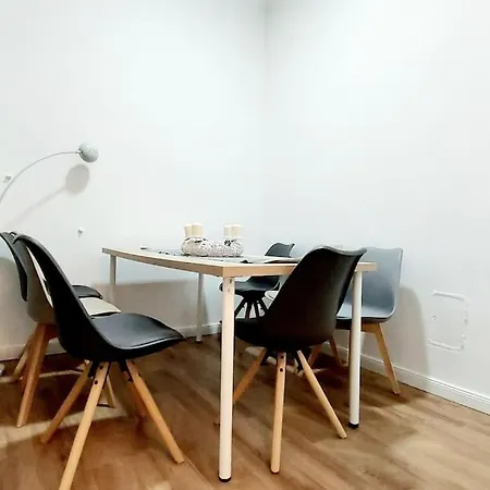 Superior 4 Bedroom Apartment *
