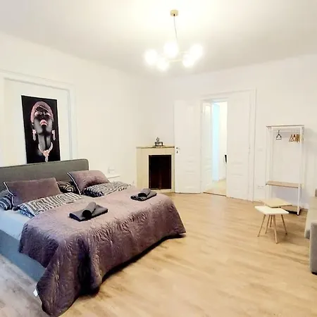 Apartment Superior 4 Bedroom Vienna