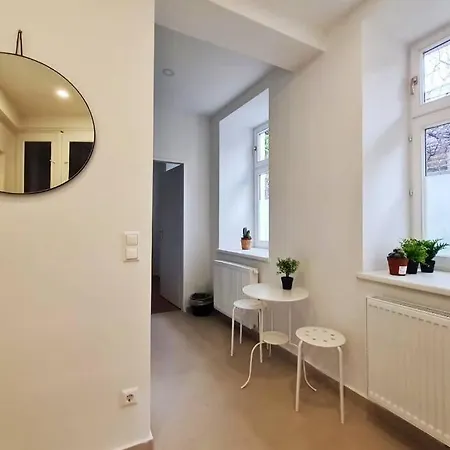 New!l! Exclusive Near Opera Apartment