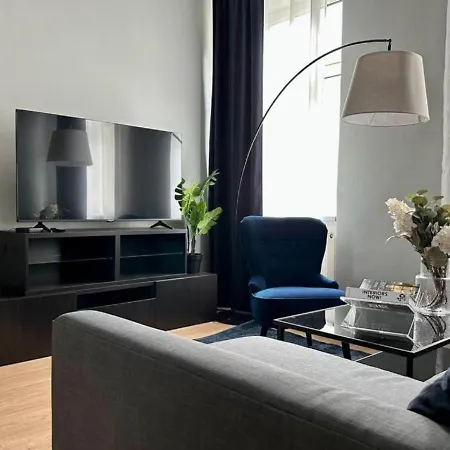 Apartment 5 Bedrooms - 143 M² - Near Main Station