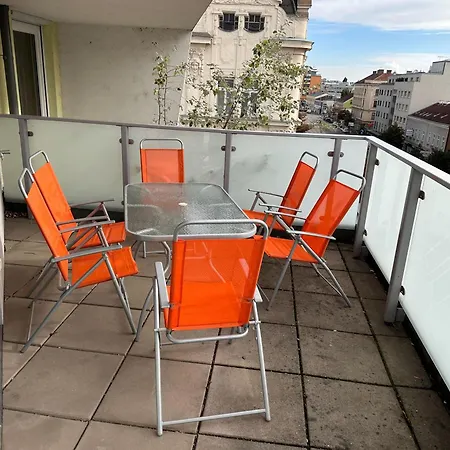 Huge Flat With Terrace & Parking And 3 Bed * Vienna