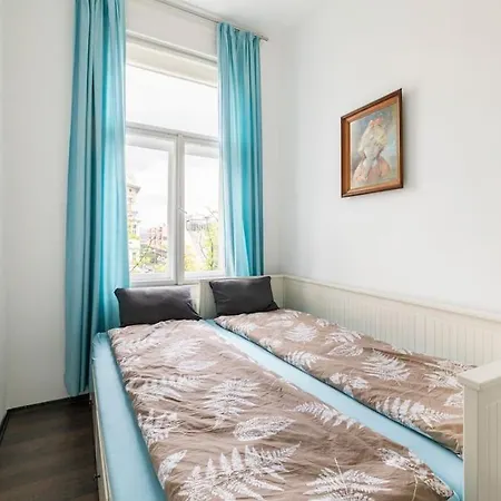 Charming Spacious Apartment Vienna