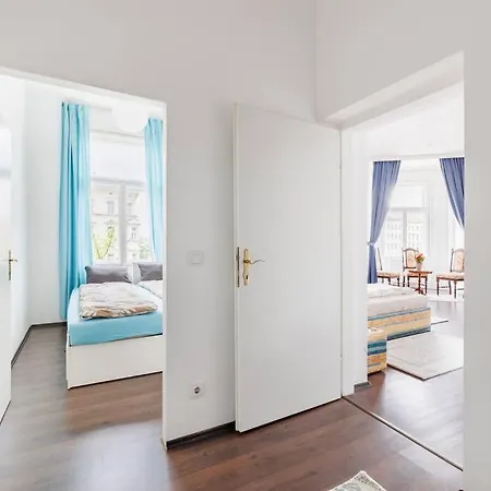 Charming Spacious Apartment Vienna