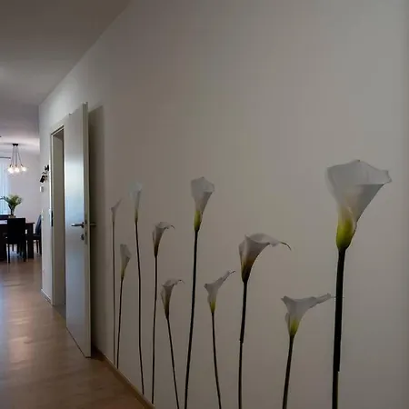Huge Flat With Terrace & Parking And 3 Bed * Vienna