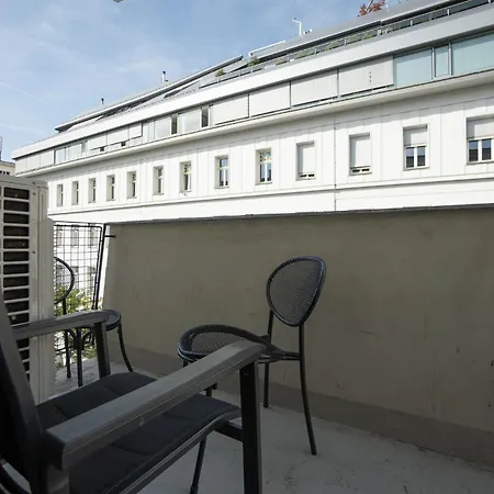 Charming With Balcony, Close To Stephansdom Cathedral Vienna