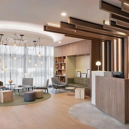 Ξενοδοχείο με διαμερίσματα By Marriott East