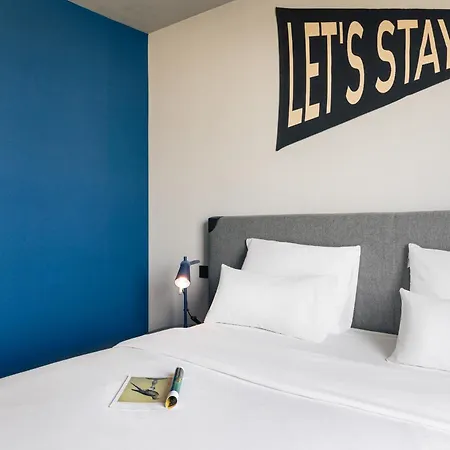 The Social Hub 4*