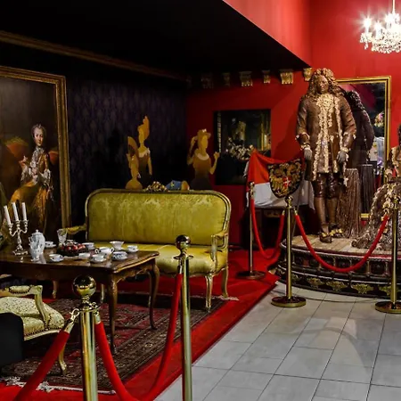 Brand-new On Shopping Street In Schoenbrunn With Lift Access Vienna