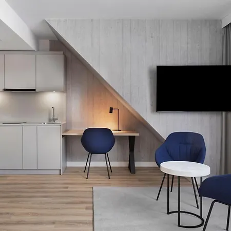 By Marriott East 4* Βιέννη