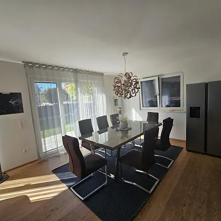 Cosy & Elegant Cityhouse With Garden Vakantiehuis