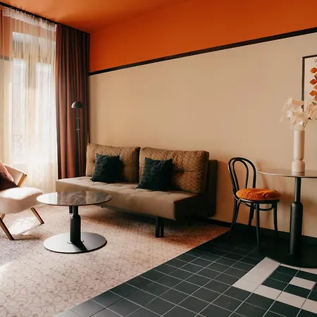 Weltwien Luxury Art & Free Parking Aparthotel